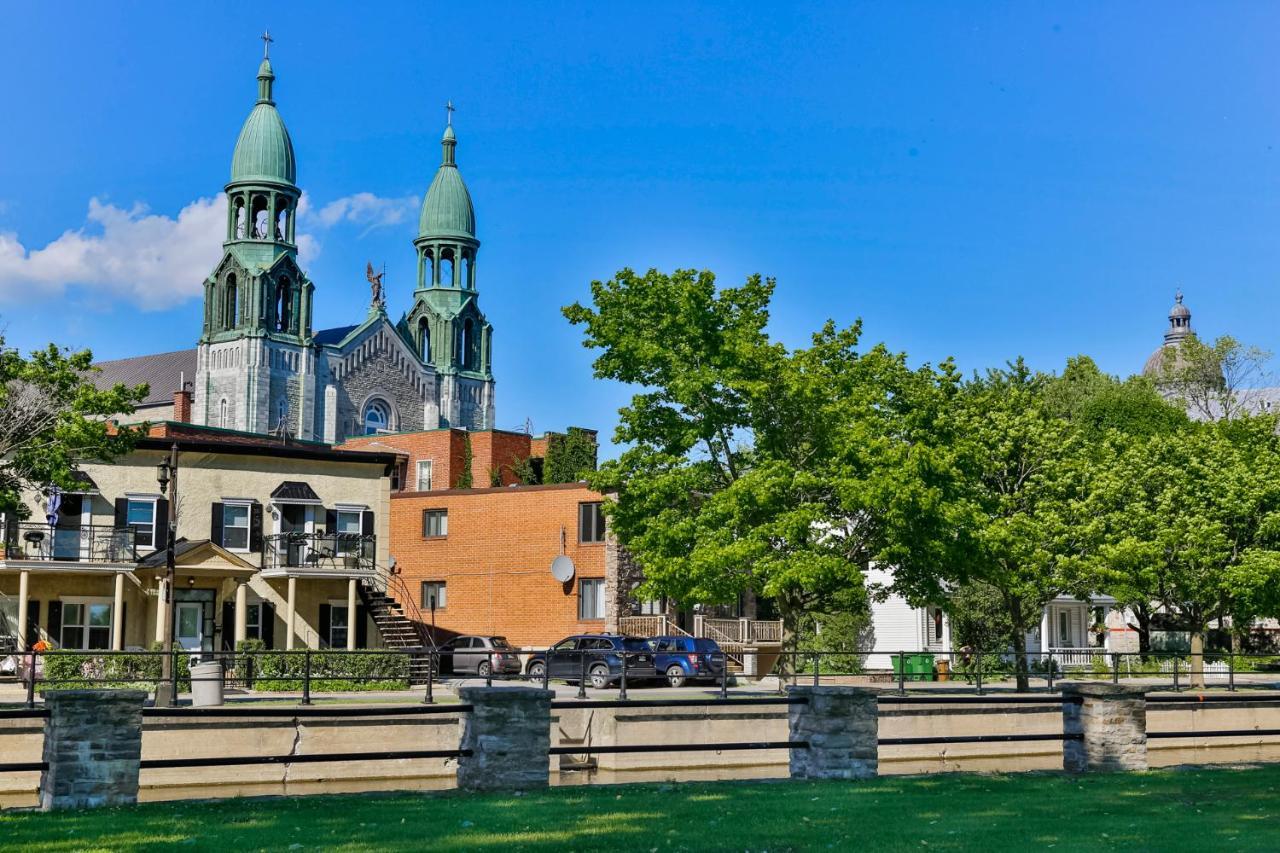 Free Parking In Beautiful Lachine Montreal Luaran gambar