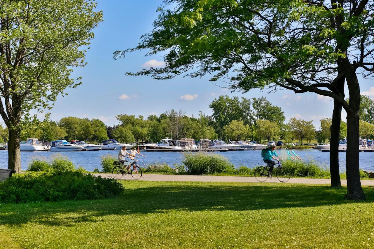 Free Parking In Beautiful Lachine Montreal Luaran gambar